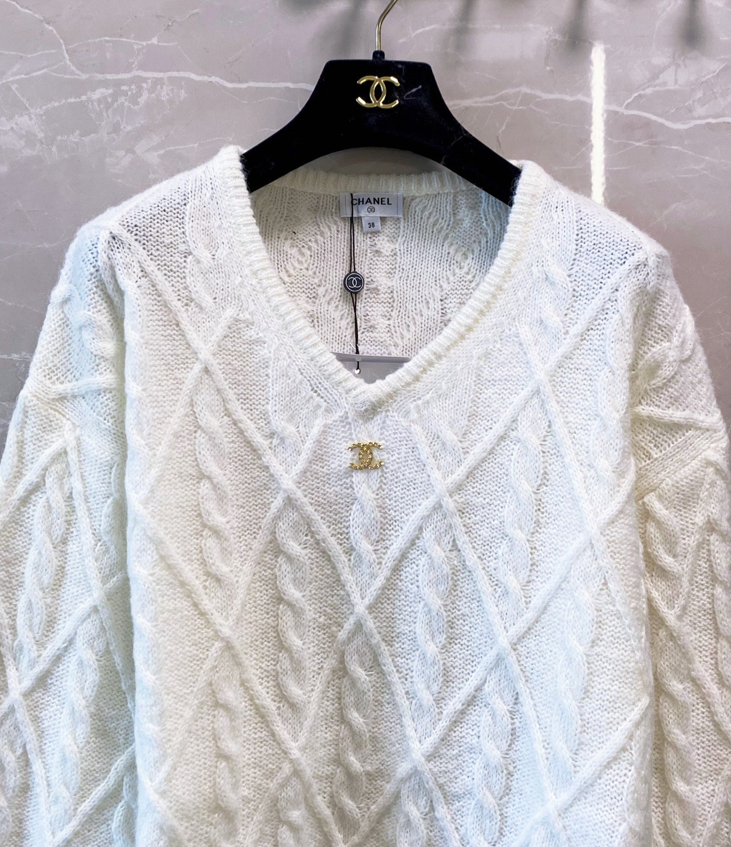 CHANEL 26S V-NECK SWEATER 656