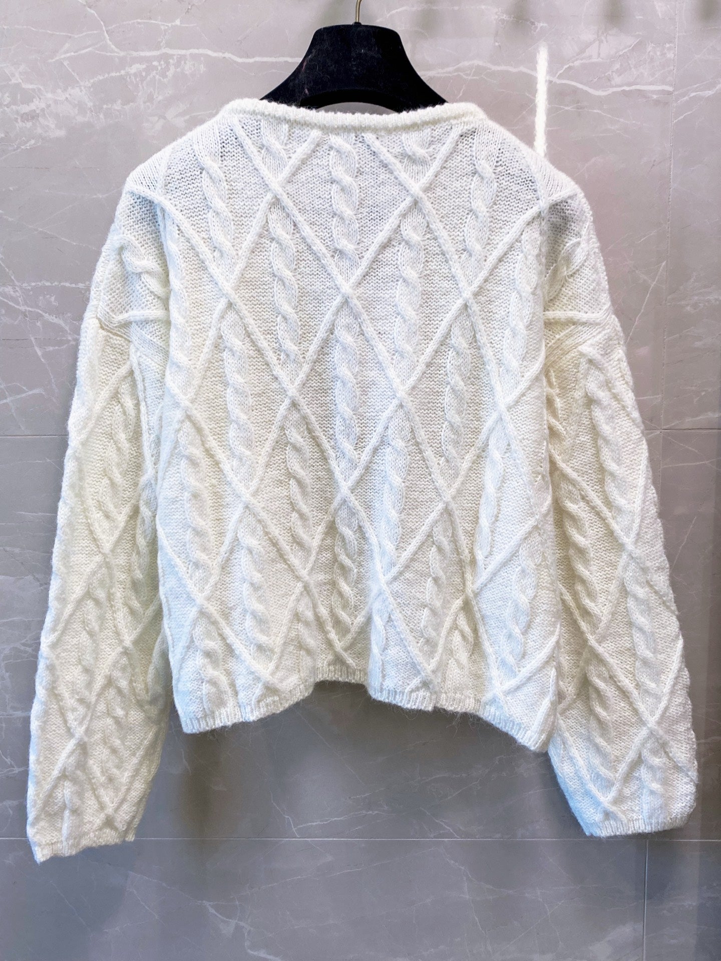 CHANEL 26S V-NECK SWEATER 656