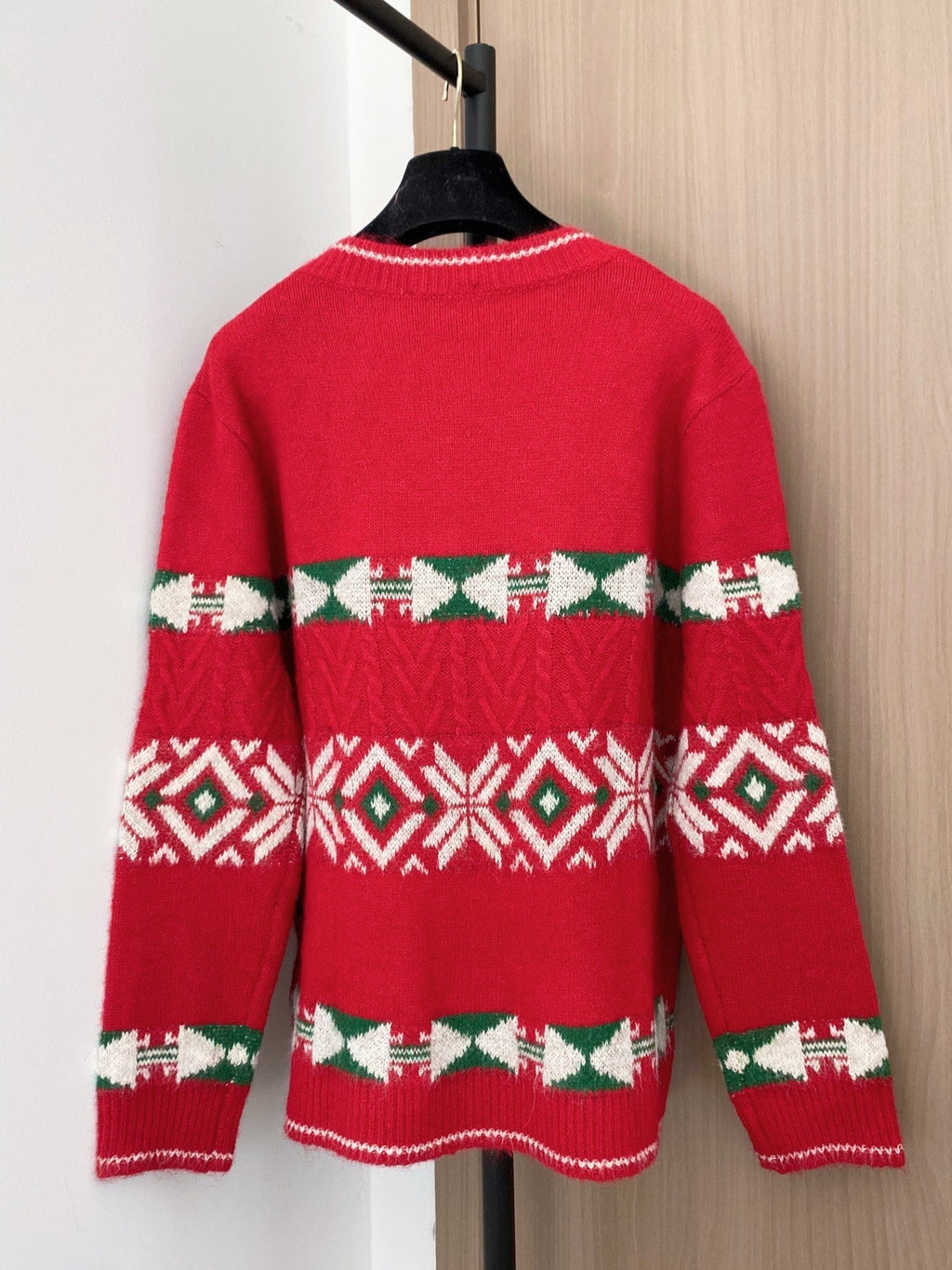 CHANEL 26S V-NECK SWEATER 855