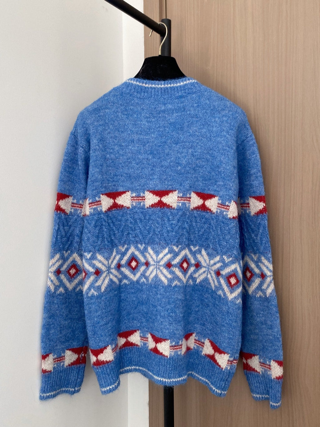 CHANEL 26S V-NECK SWEATER 854
