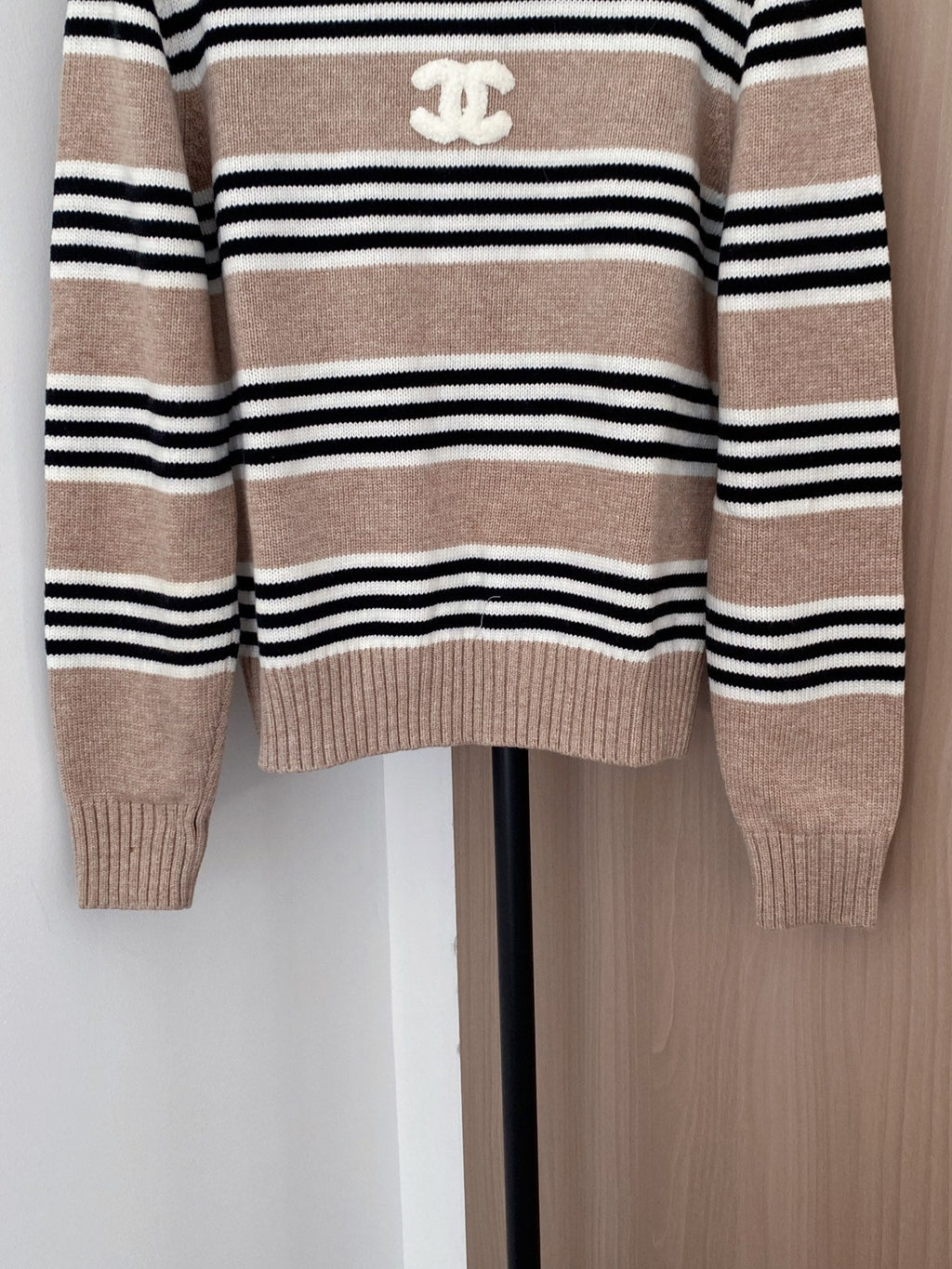 CHANEL 26S CREW NECK SWEATER 856