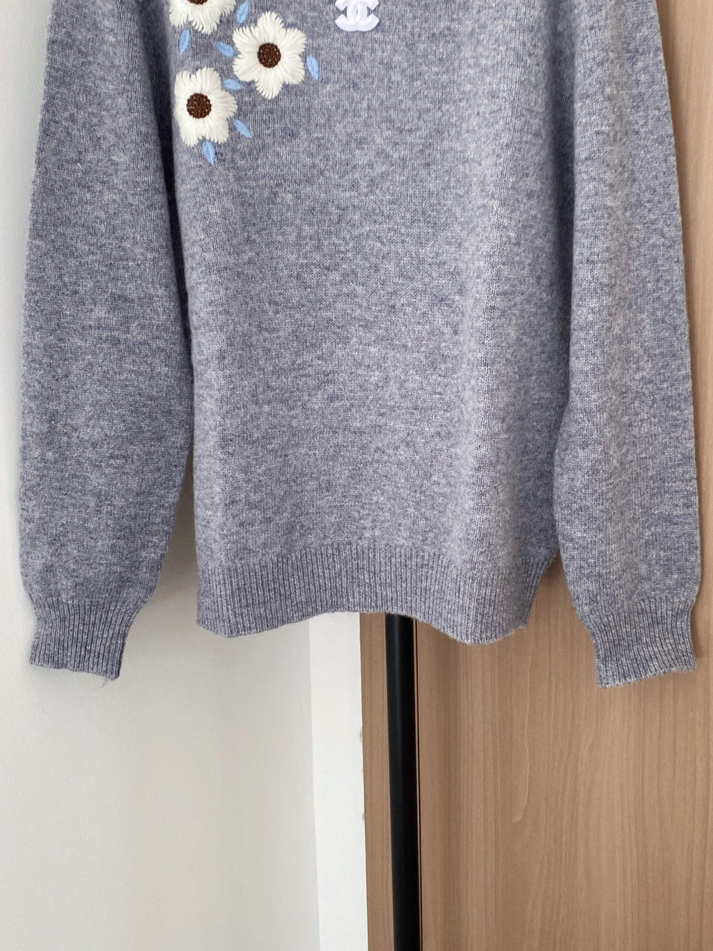 CHANEL 26S CREW NECK SWEATER 858