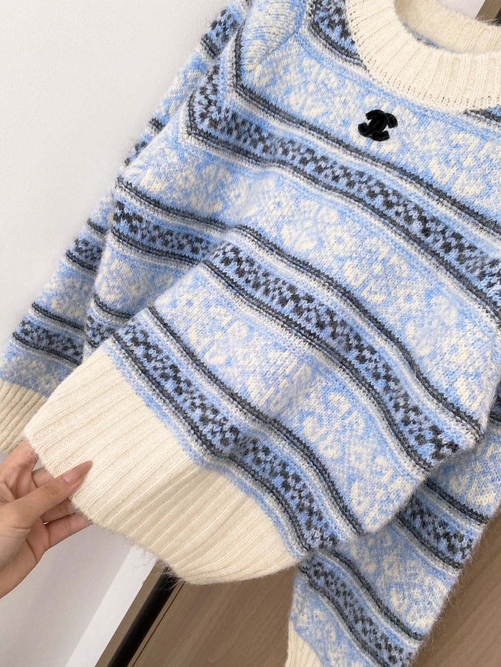 CHANEL 26S CREW NECK SWEATER 860