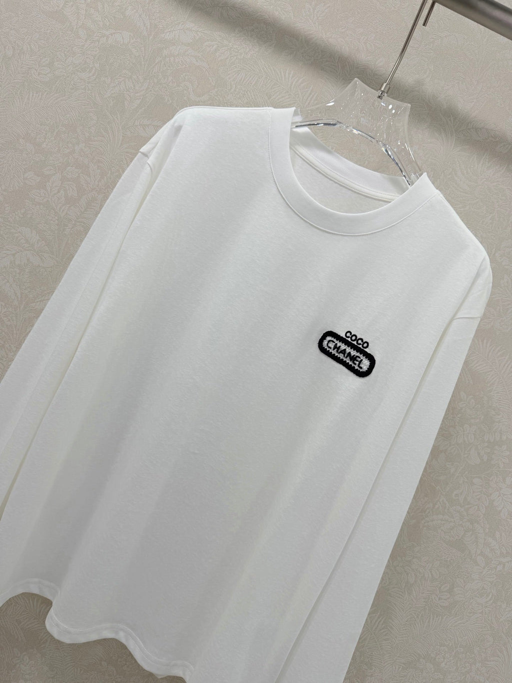 CHANEL 26S LONG-SLEEVE CREW NECK T-SHIRT 776