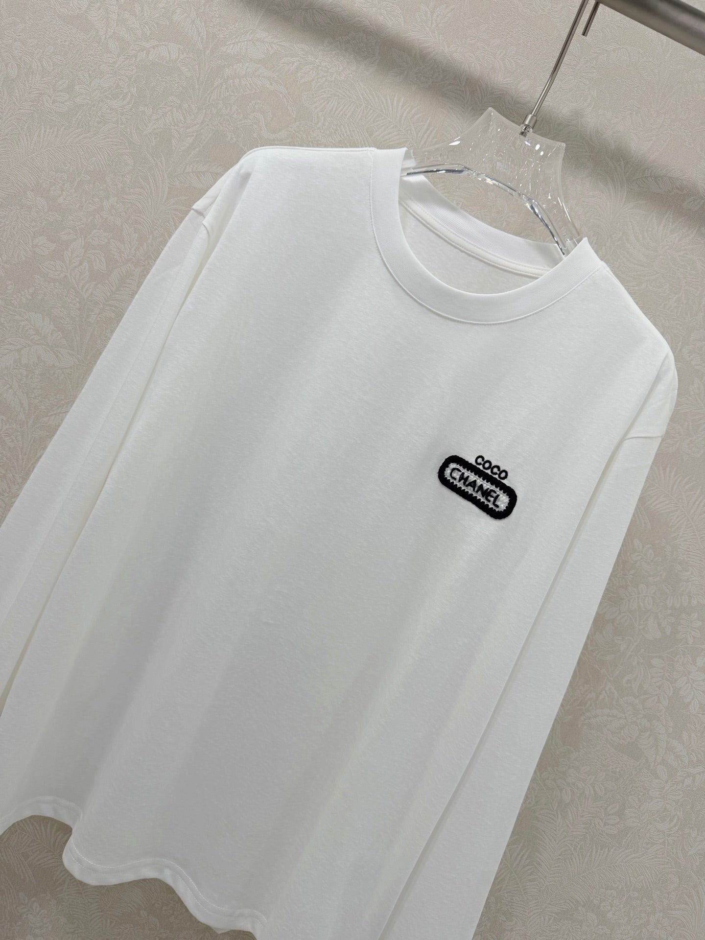 CHANEL 26S LONG-SLEEVE CREW NECK T-SHIRT 776