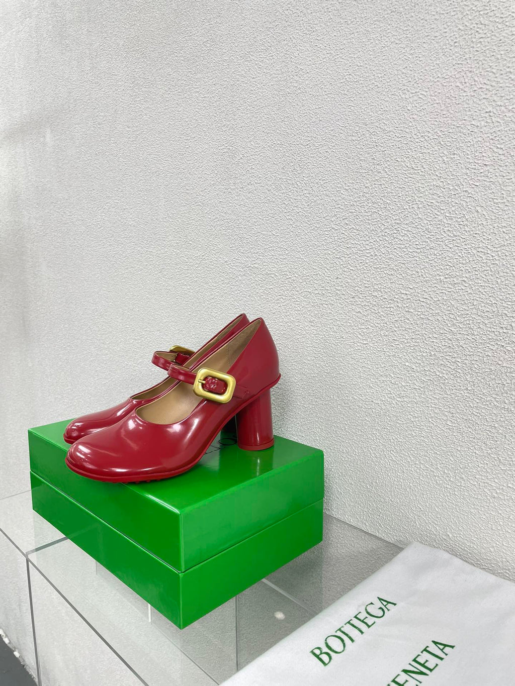 BOTTEGA VENETA ATOMIC MARY-JANE PUMP 9 CM IN RUBY RED CALFSKIN