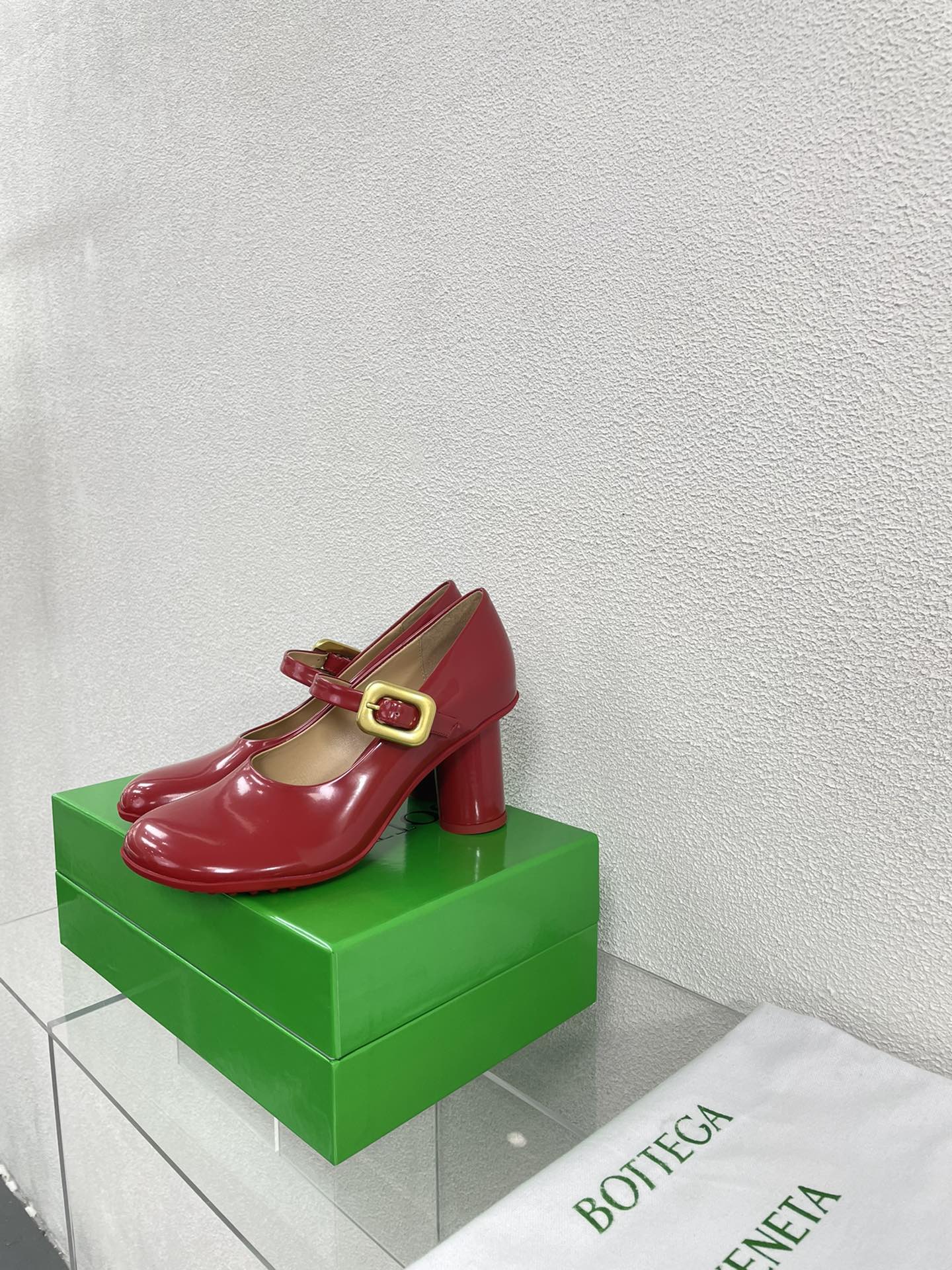 BOTTEGA VENETA ATOMIC MARY-JANE PUMP 9 CM IN RUBY RED CALFSKIN