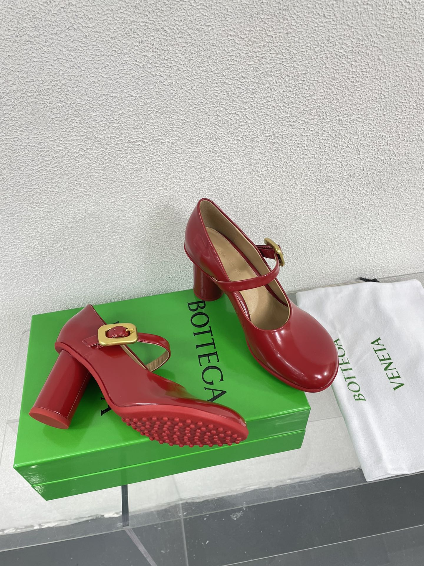 BOTTEGA VENETA ATOMIC MARY-JANE PUMP 9 CM IN RUBY RED CALFSKIN