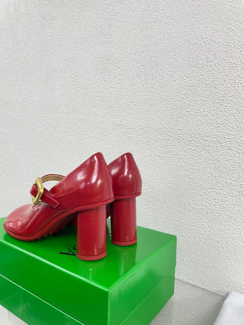 BOTTEGA VENETA ATOMIC MARY-JANE PUMP 9 CM IN RUBY RED CALFSKIN