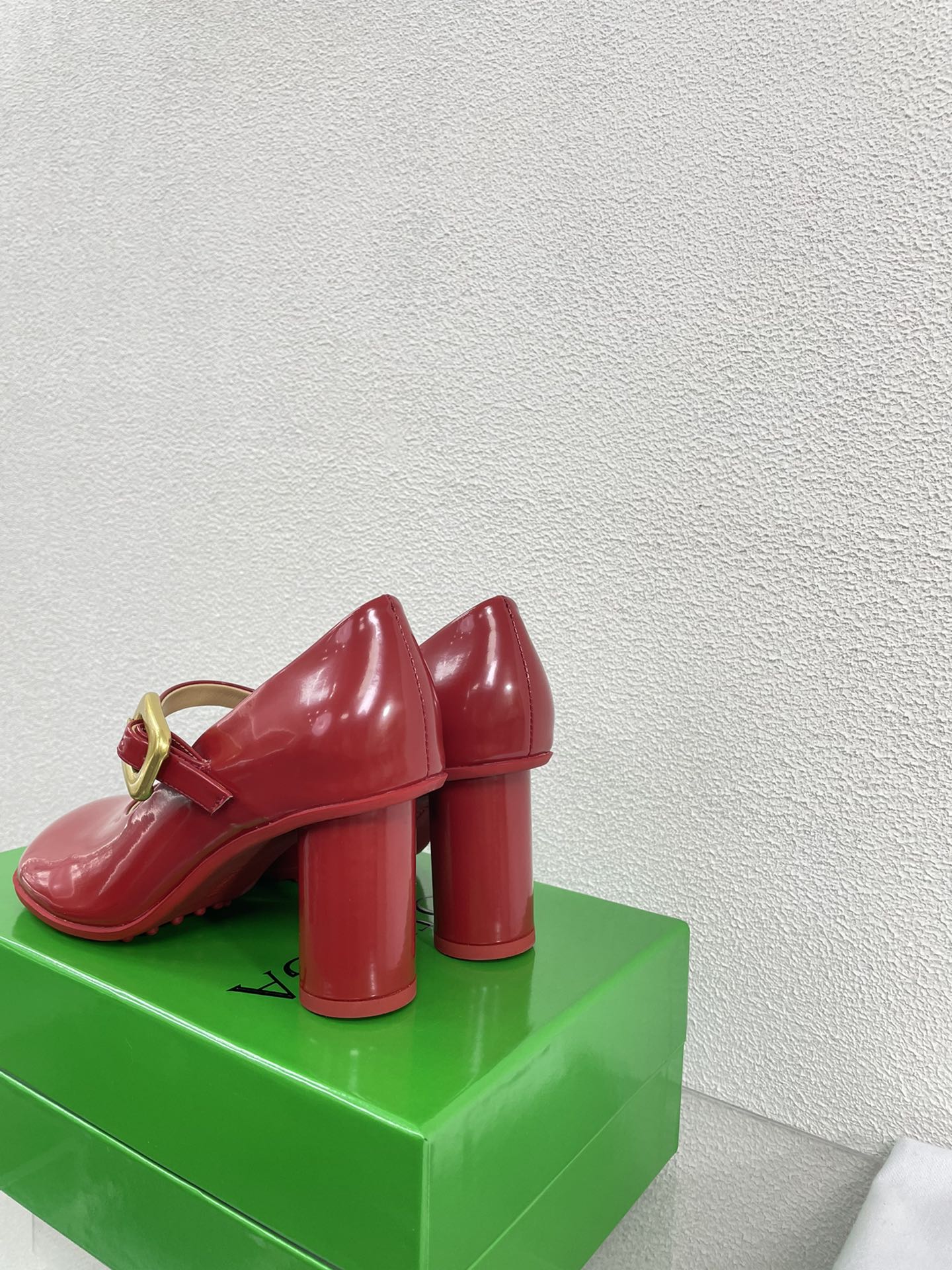 BOTTEGA VENETA ATOMIC MARY-JANE PUMP 9 CM IN RUBY RED CALFSKIN