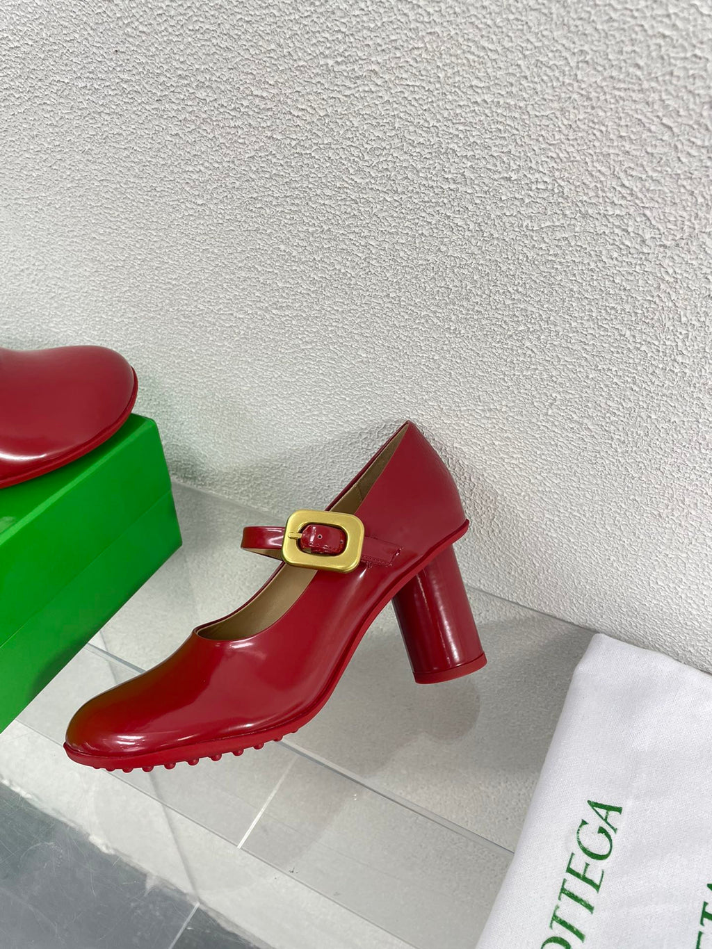 BOTTEGA VENETA ATOMIC MARY-JANE PUMP 9 CM IN RUBY RED CALFSKIN