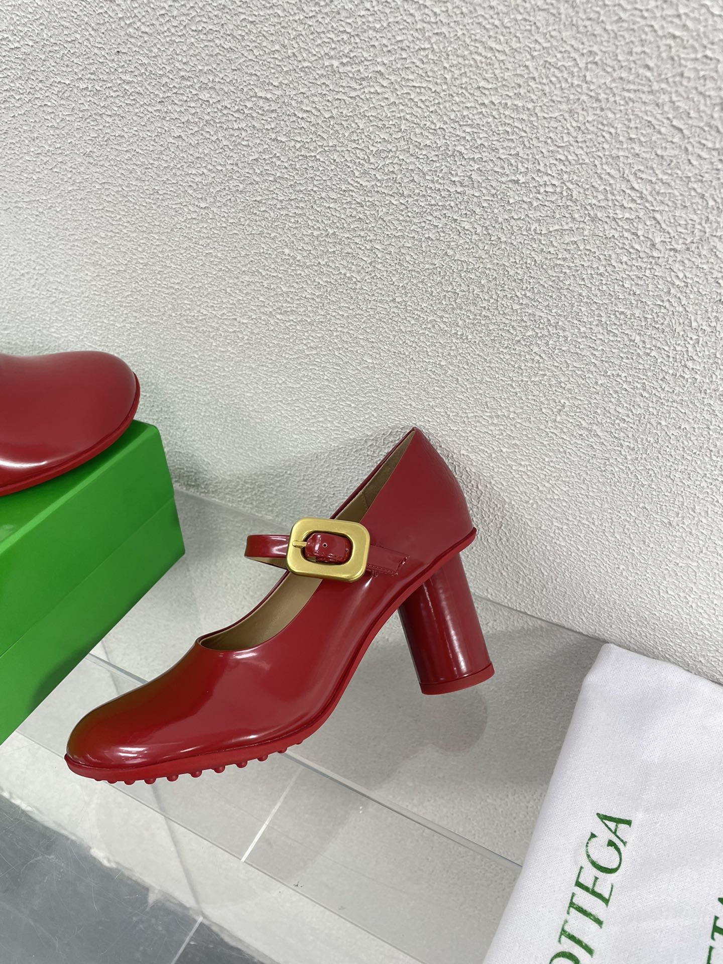 BOTTEGA VENETA ATOMIC MARY-JANE PUMP 9 CM IN RUBY RED CALFSKIN