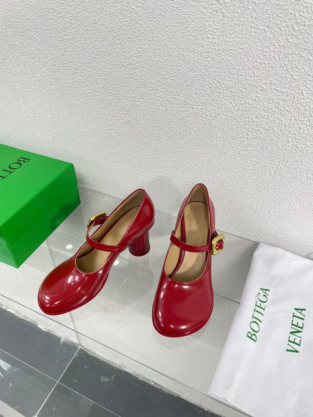BOTTEGA VENETA ATOMIC MARY-JANE PUMP 9 CM IN RUBY RED CALFSKIN