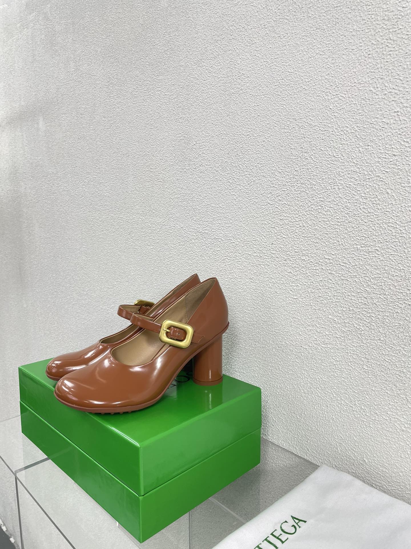 BOTTEGA VENETA ATOMIC MARY-JANE PUMP 9 CM IN BRONZE BROWN CALFSKIN