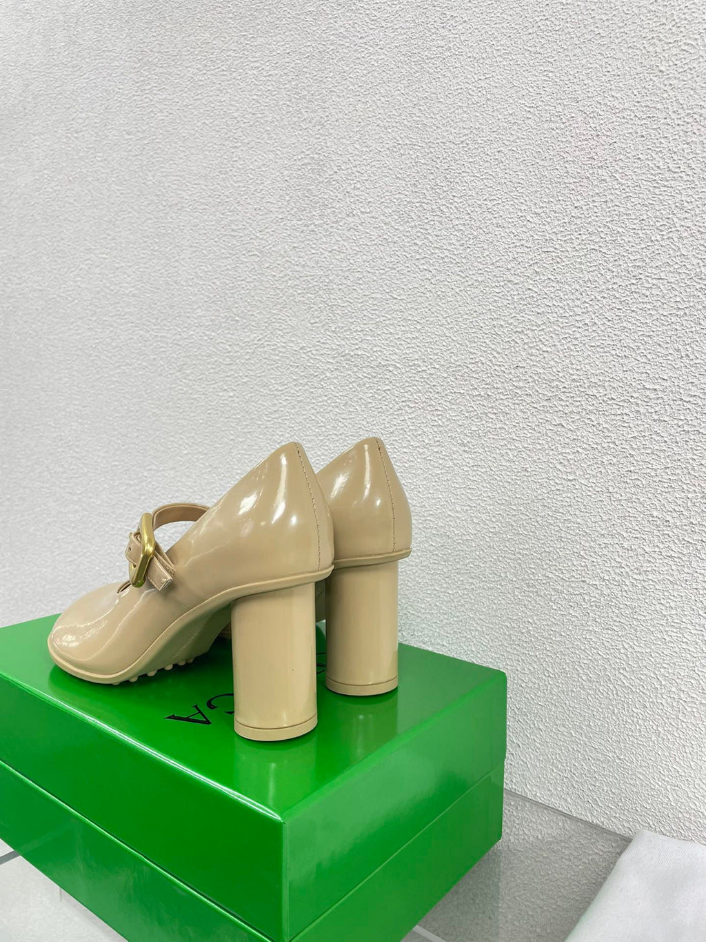 BOTTEGA VENETA ATOMIC MARY-JANE PUMP 9 CM IN BISQUE BEIGE CALFSKIN