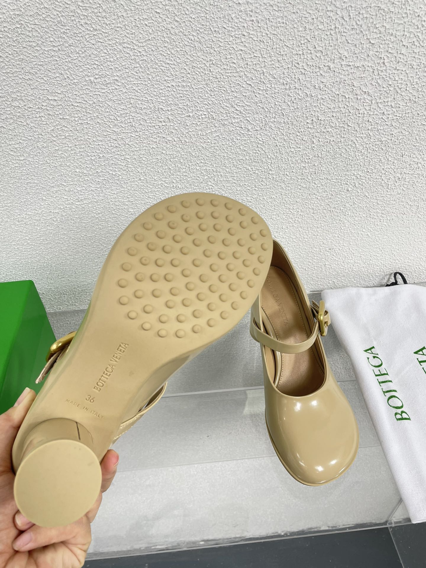 BOTTEGA VENETA ATOMIC MARY-JANE PUMP 9 CM IN BISQUE BEIGE CALFSKIN