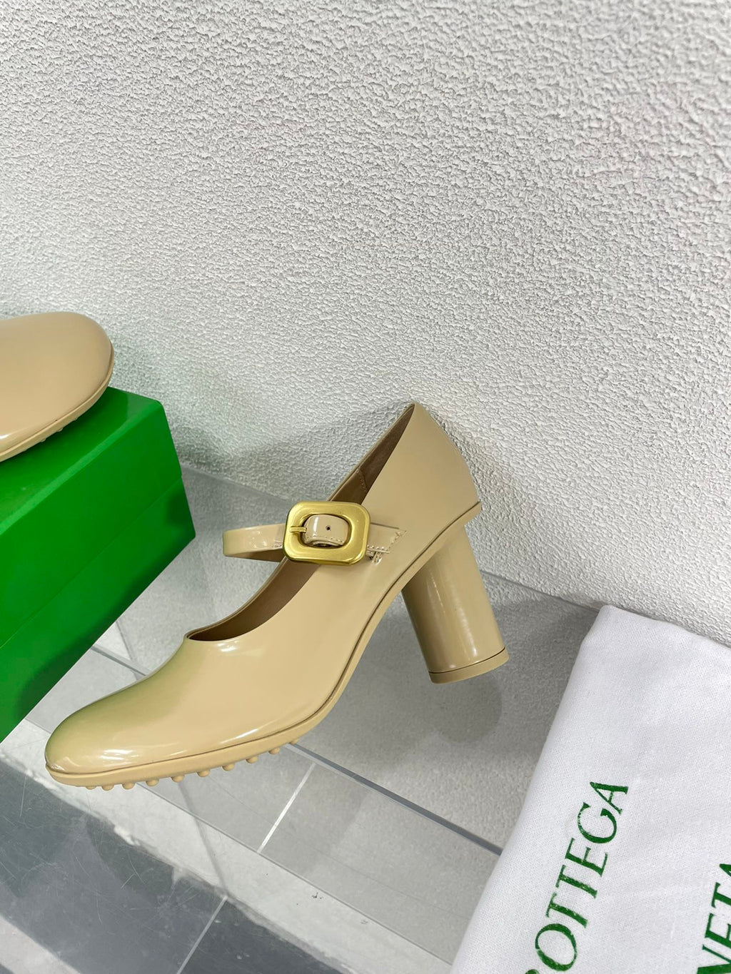 BOTTEGA VENETA ATOMIC MARY-JANE PUMP 9 CM IN BISQUE BEIGE CALFSKIN