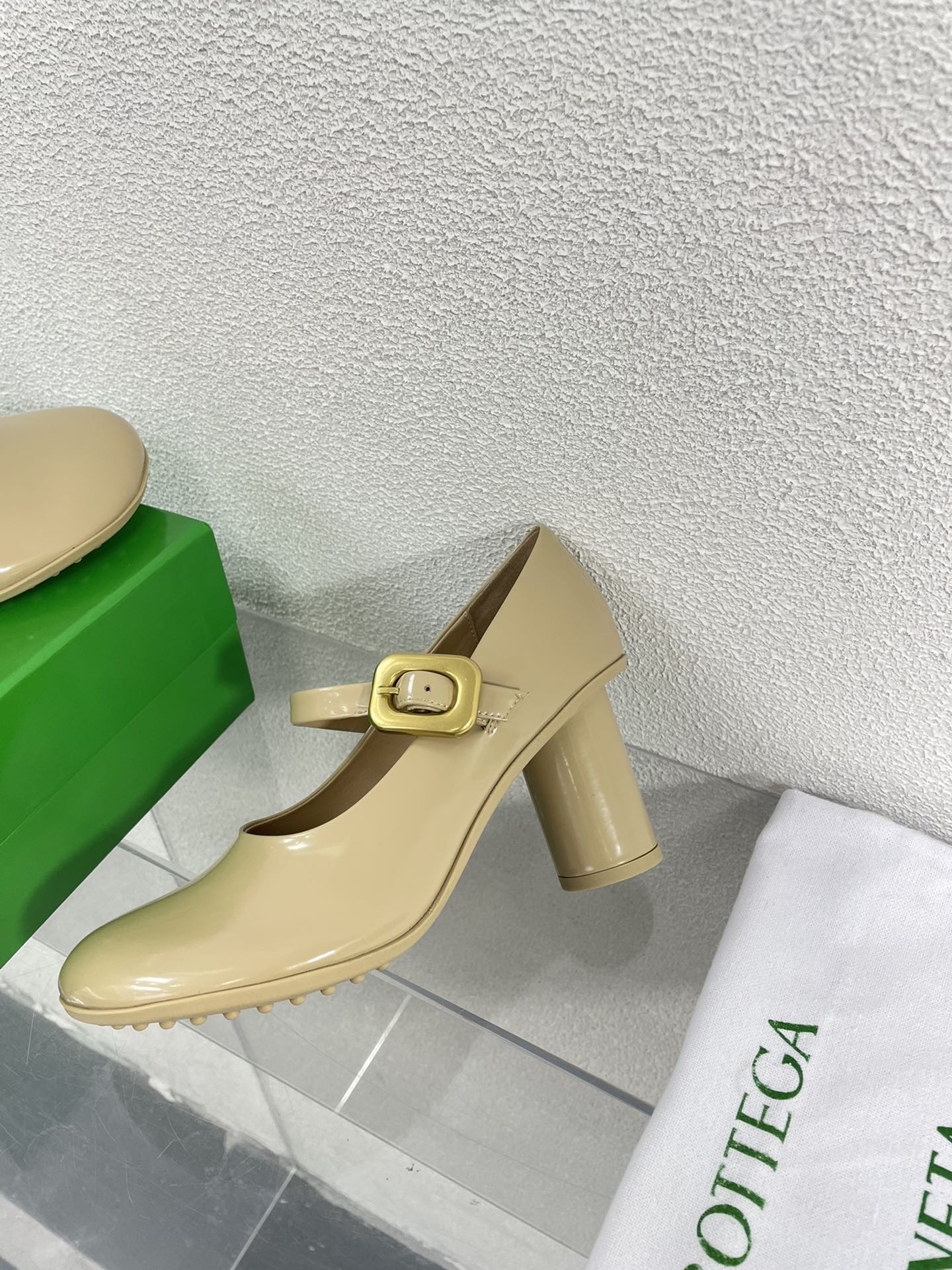 BOTTEGA VENETA ATOMIC MARY-JANE PUMP 9 CM IN BISQUE BEIGE CALFSKIN