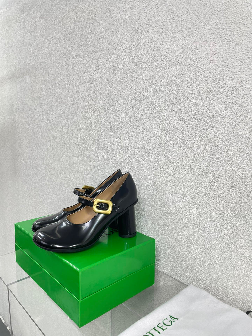 BOTTEGA VENETA ATOMIC MARY-JANE PUMP 9 CM IN BLACK CALFSKIN