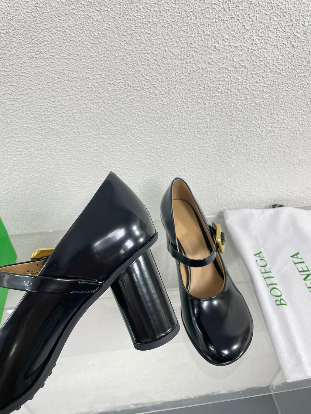 BOTTEGA VENETA ATOMIC MARY-JANE PUMP 9 CM IN BLACK CALFSKIN