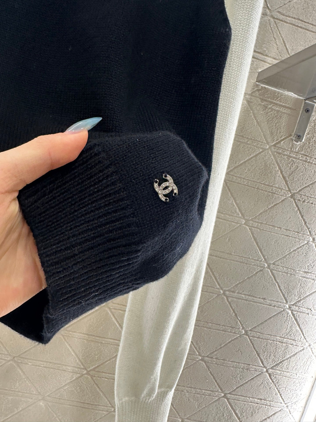 CHANEL 25S SWEATER 548