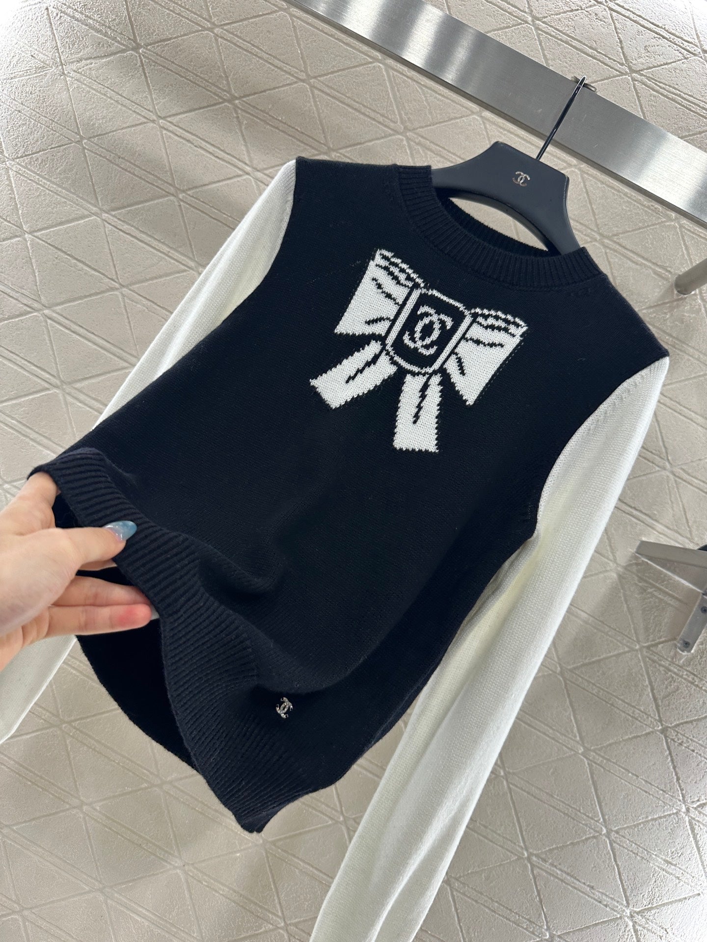 CHANEL 25S SWEATER 548
