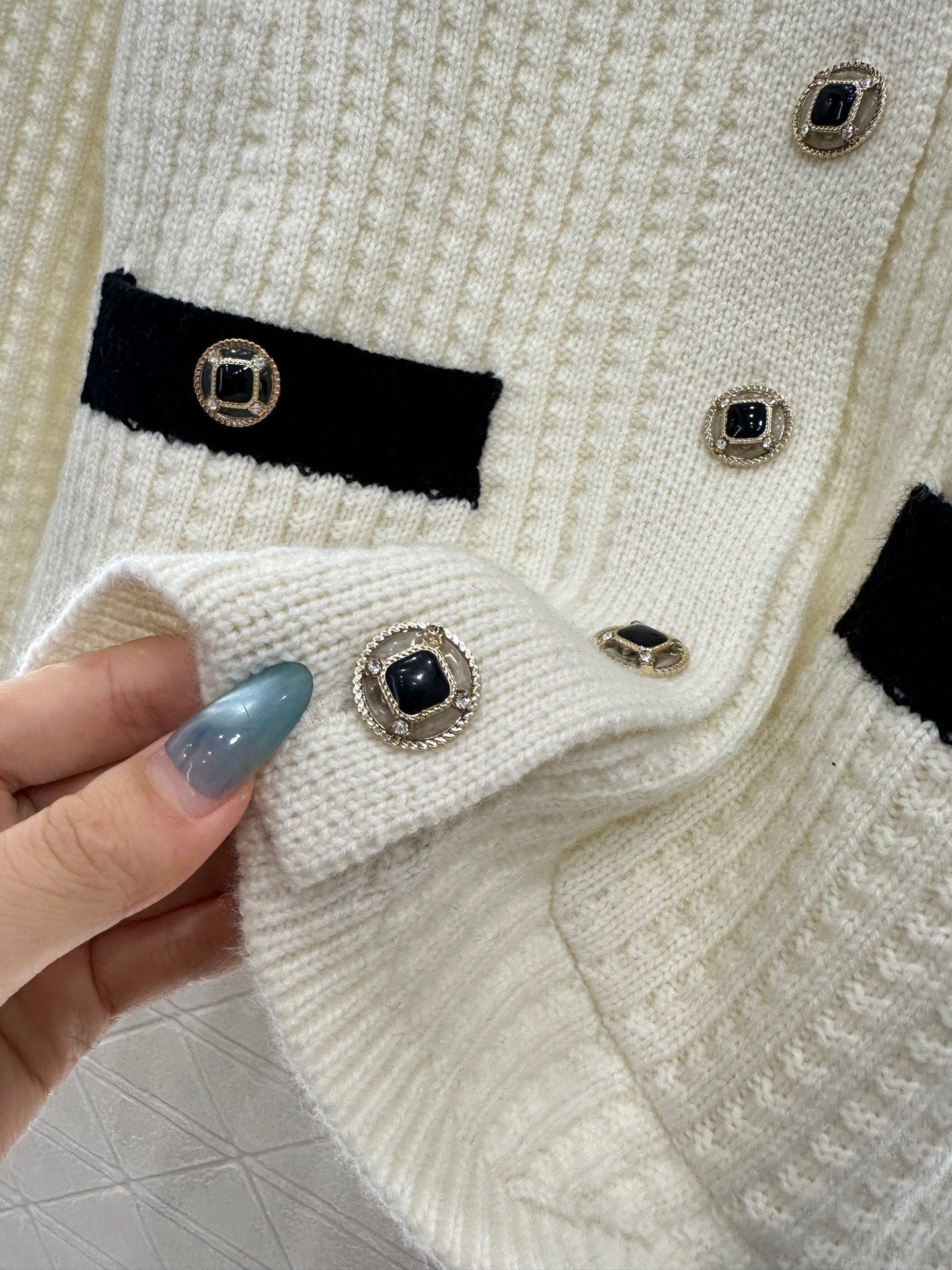 CHANEL 25S KNITTED CARDIGAN 644