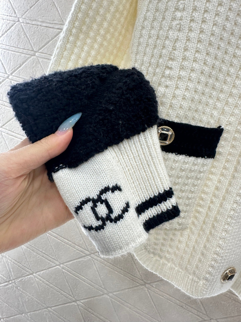CHANEL 25S KNITTED CARDIGAN 644