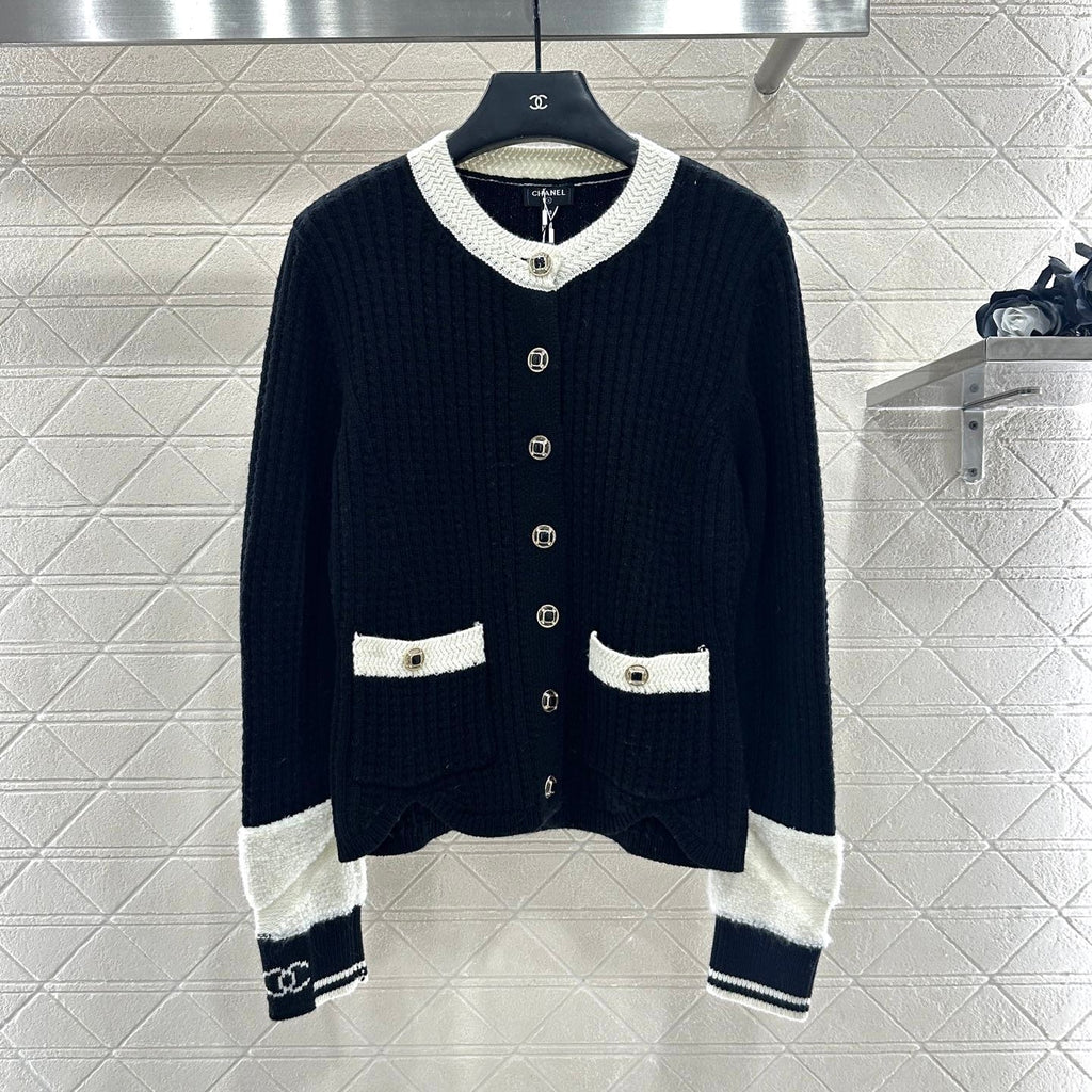 CHANEL 25S KNITTED CARDIGAN 645
