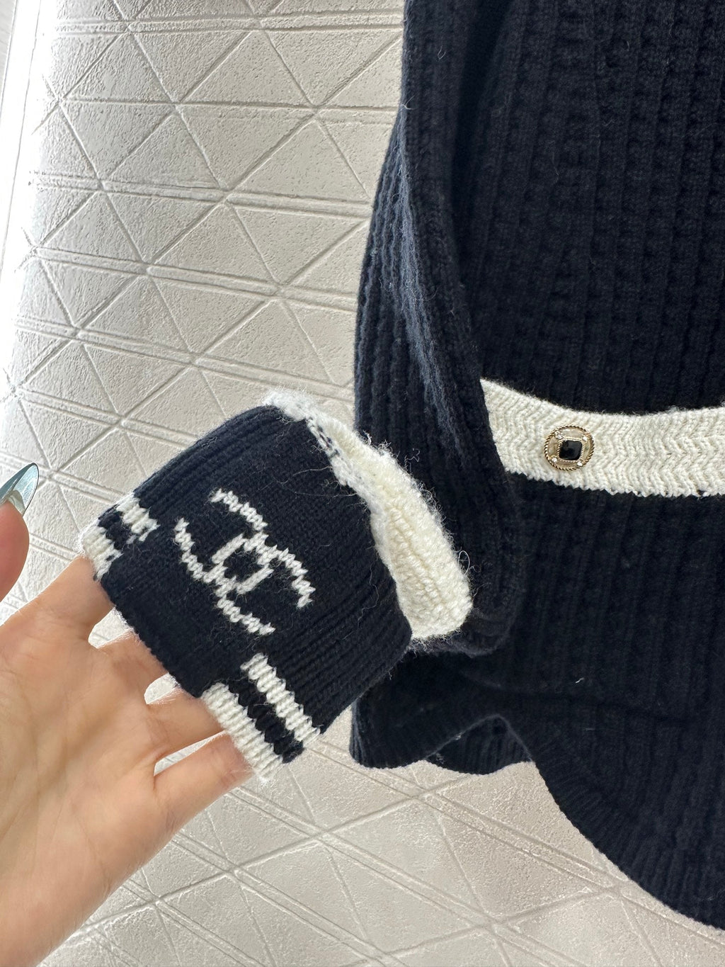 CHANEL 25S KNITTED CARDIGAN 645