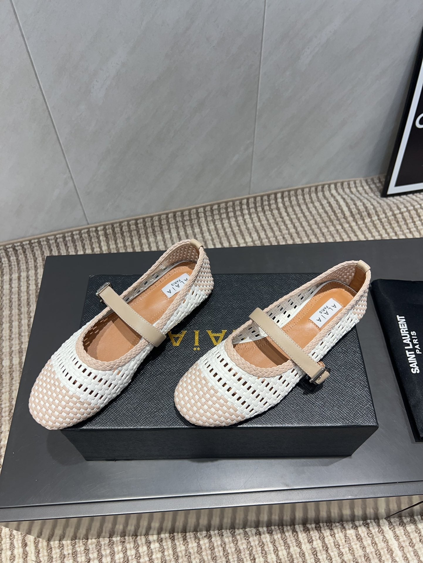 ALAIA MARY JANE FLATS WOVEN PATTERN 25S IN WHITE MIX LIGHT BEIGE CALFSKIN