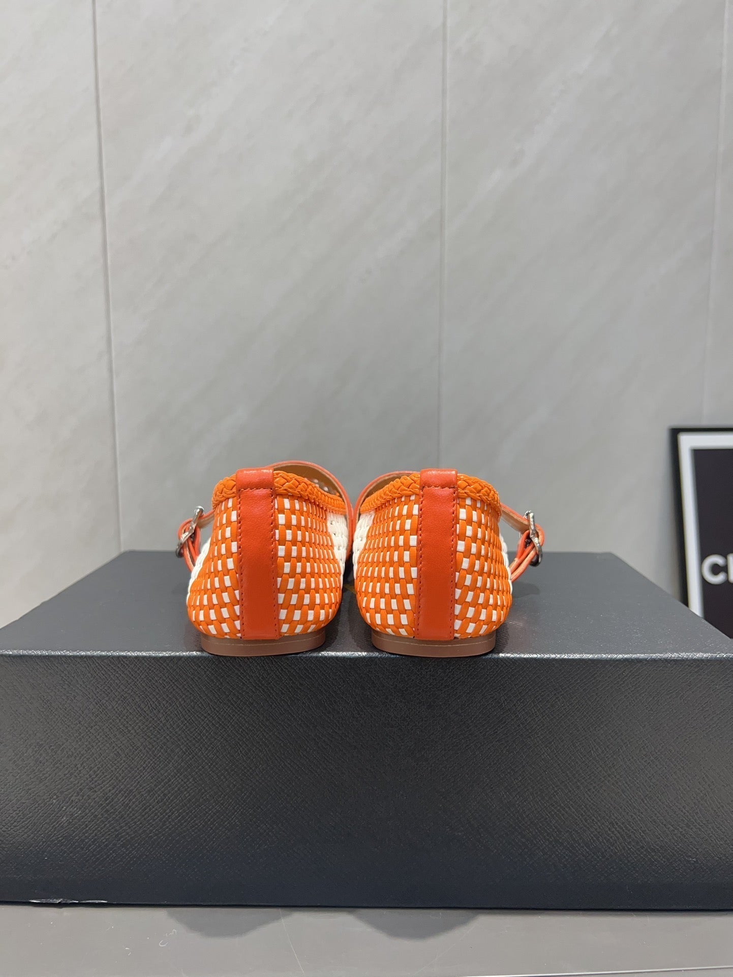 ALAIA MARY JANE FLATS WOVEN PATTERN 25S IN WHITE MIX ORANGE CALFSKIN