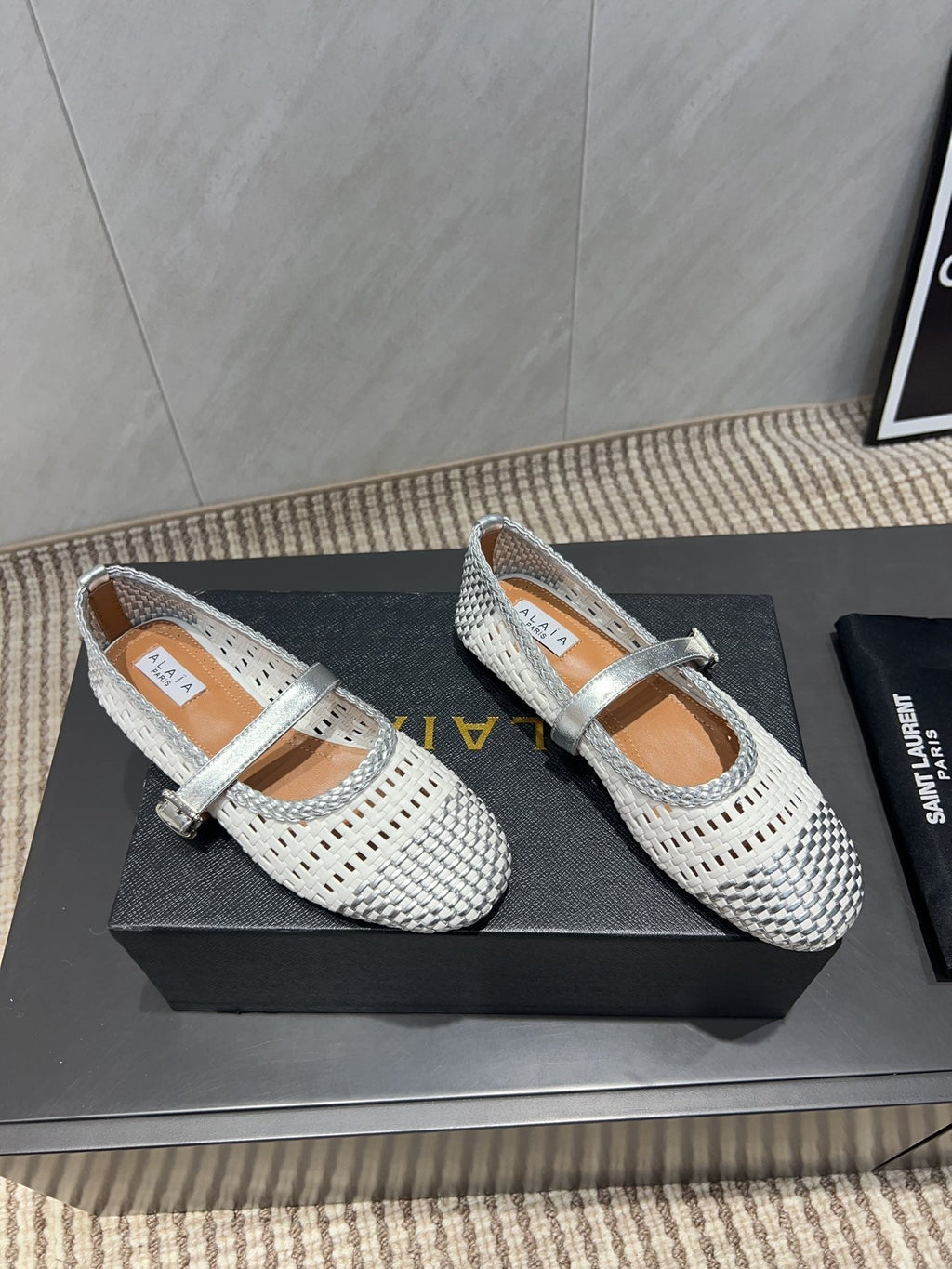 ALAIA MARY JANE FLATS WOVEN PATTERN 25S IN WHITE MIX GREY CALFSKIN