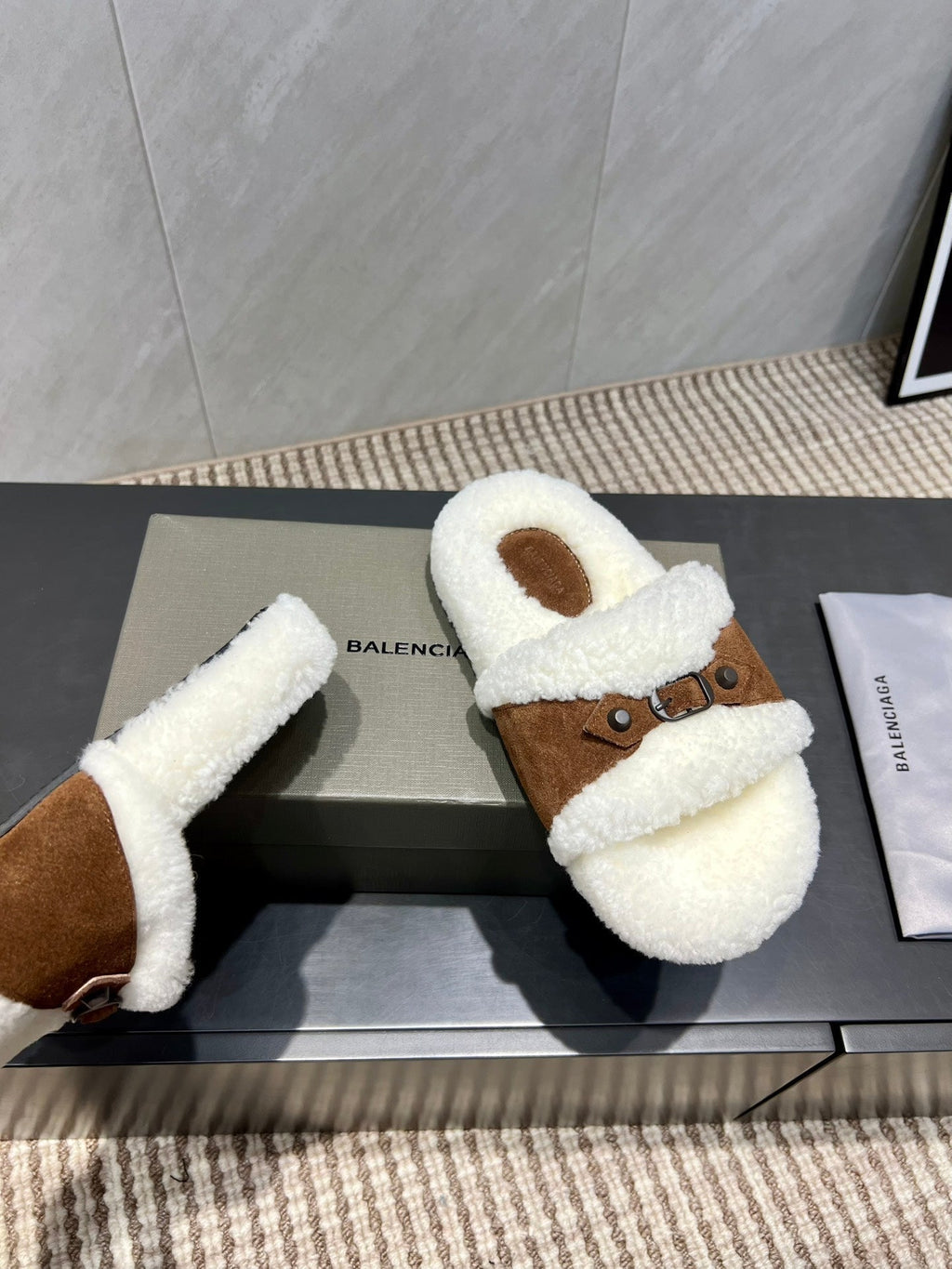 BALENCIAGA 25S SLIPPERS IN BROWN SUEDE AND WHITE WOOL