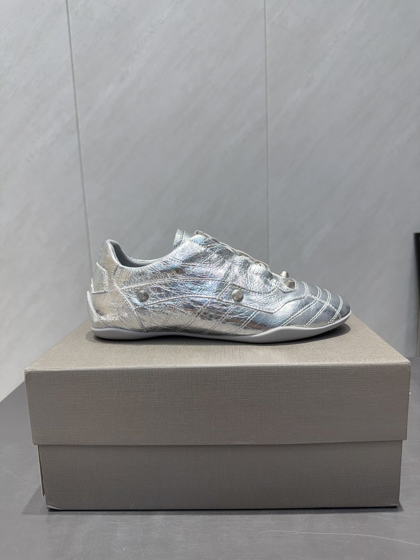 BALENCIAGA 25S SNEAKER IN SILVER CALFSKIN