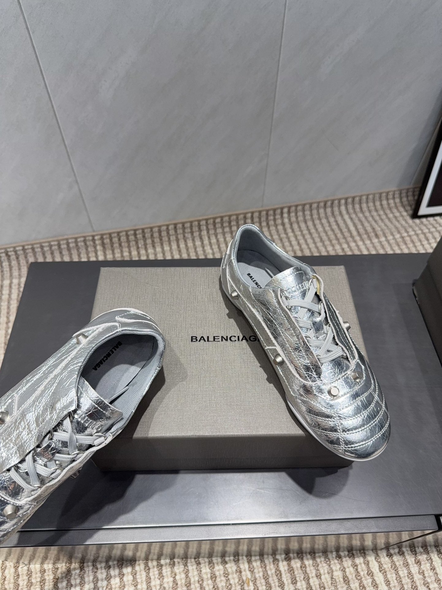 BALENCIAGA 25S SNEAKER IN SILVER CALFSKIN