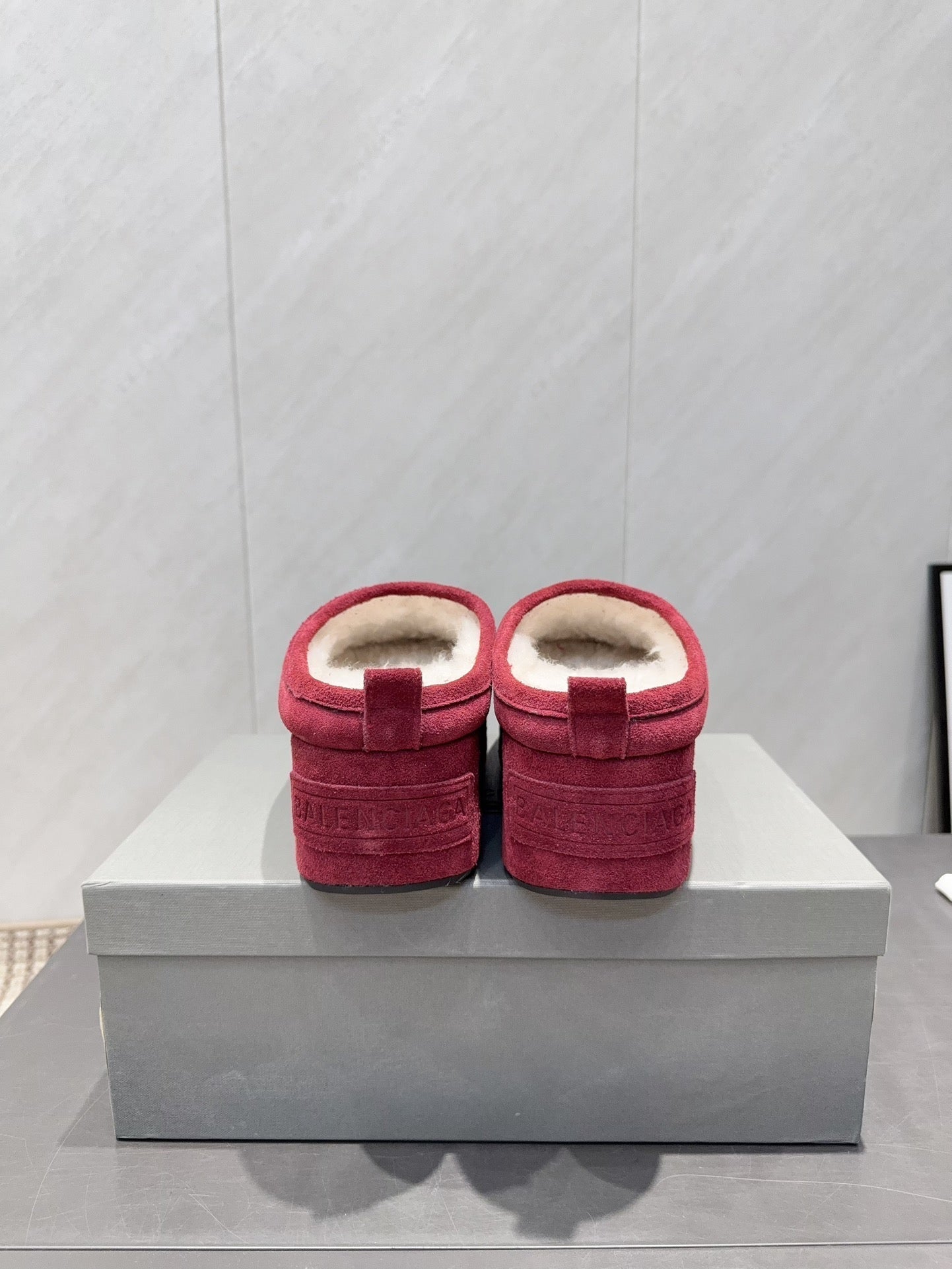 BALENCIAGA 25S AURALEE SLIP-ON 50 MM IN DEEP WINE RED SUEDE STYLE 2