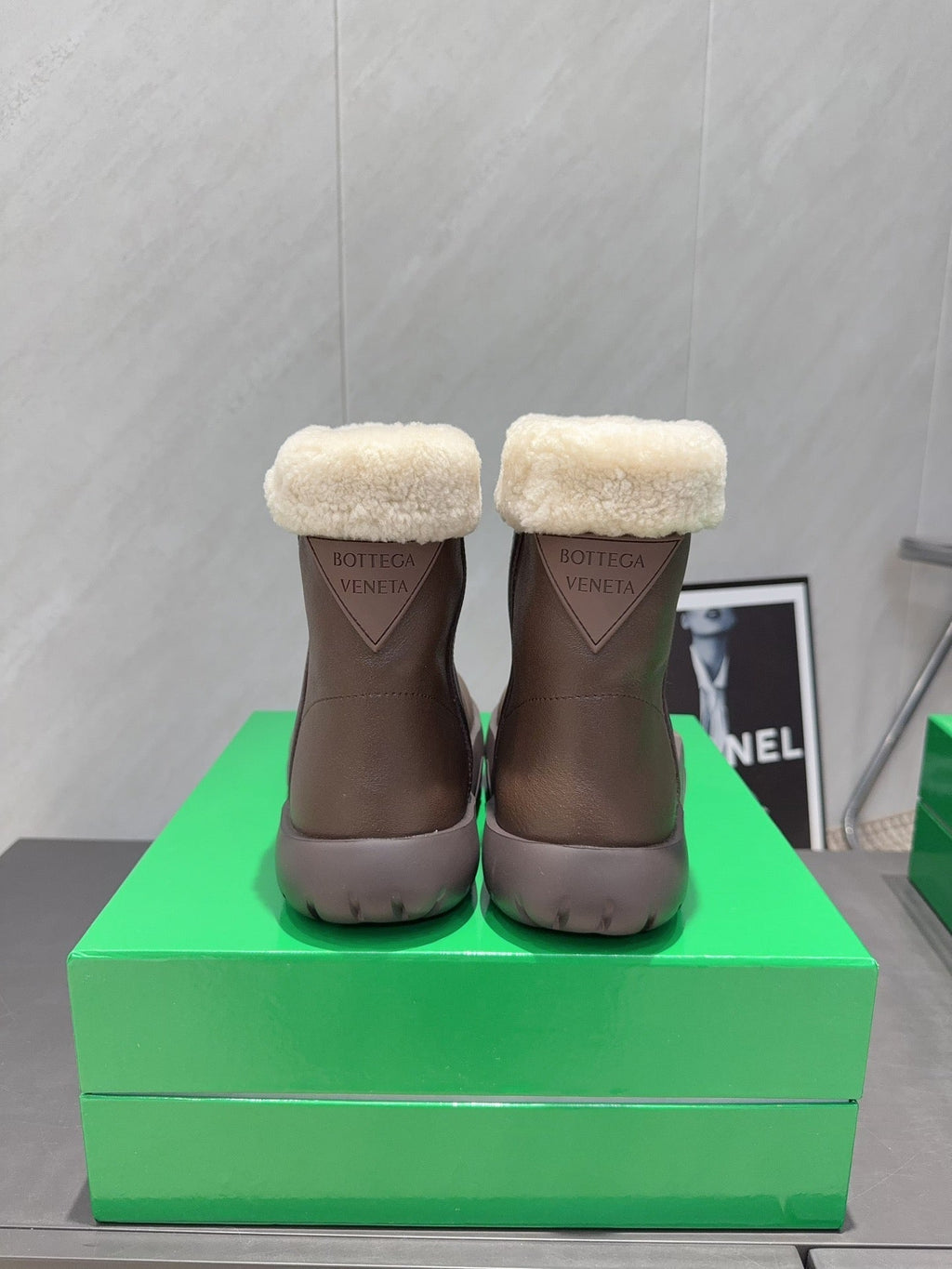 BOTTEGA VENETA 26S FUR-LINED ANKLE BOOTS IN DARK BROWN CALFSKIN AND WHITE WOOL