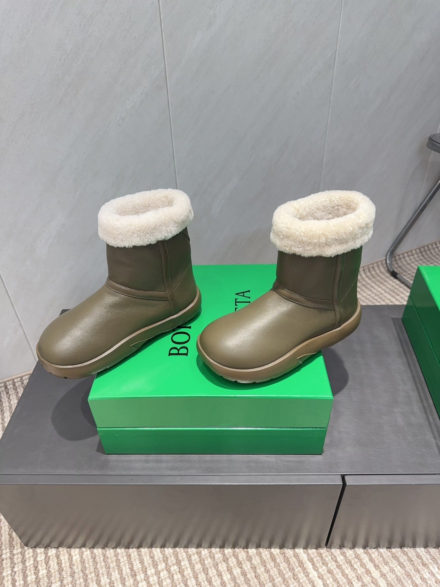 BOTTEGA VENETA 26S FUR-LINED ANKLE BOOTS IN WARM GREY BROWN CALFSKIN AND WHITE WOOL