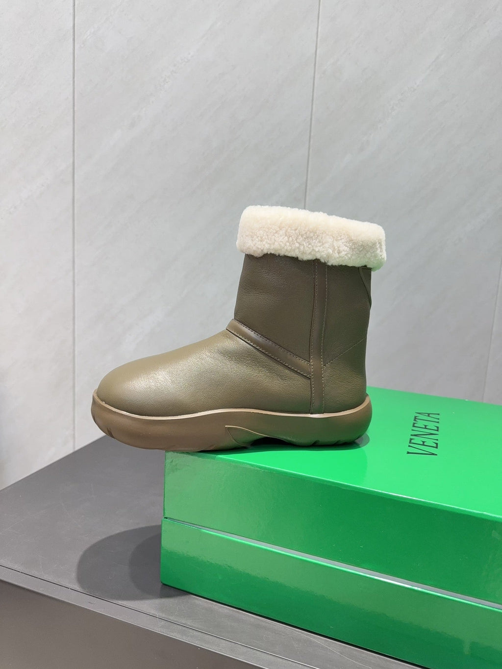 BOTTEGA VENETA 26S FUR-LINED ANKLE BOOTS IN WARM GREY BROWN CALFSKIN AND WHITE WOOL