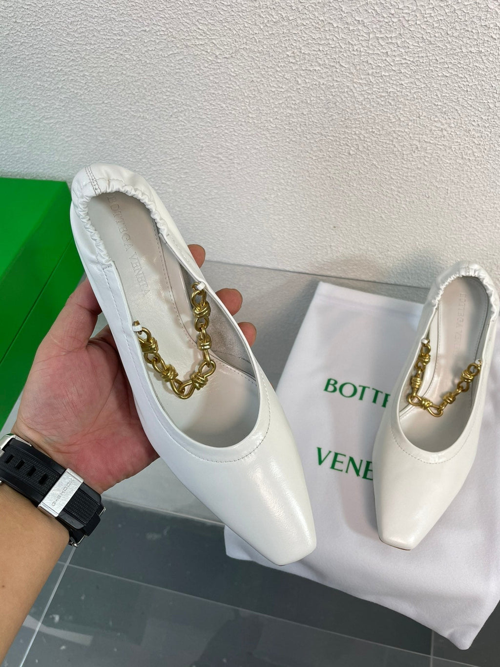 BOTTEGA VENETA SHARP CHAIN PUMP 6 CM IN WHITE CALFSKIN