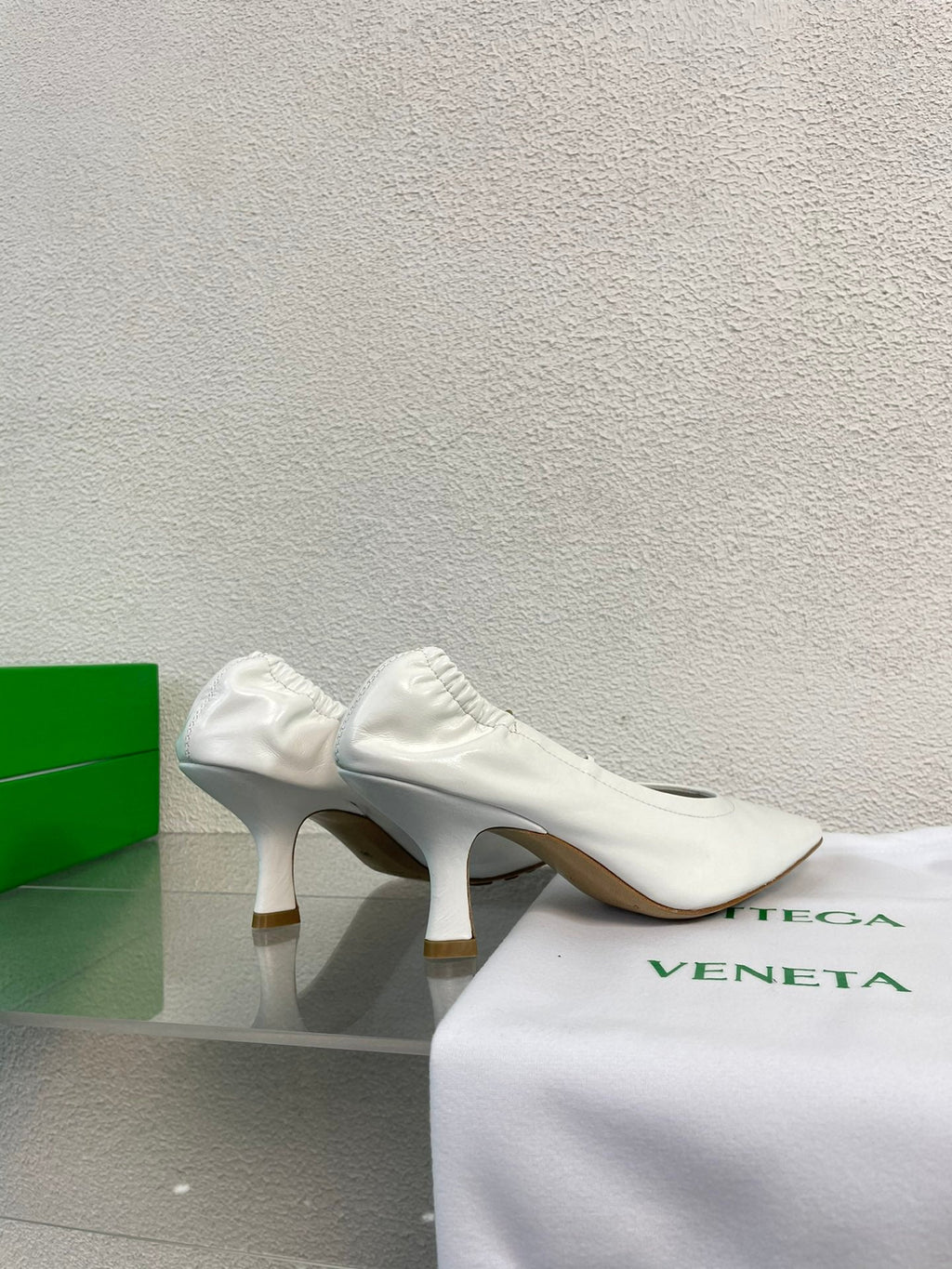 BOTTEGA VENETA SHARP CHAIN PUMP 6 CM IN WHITE CALFSKIN