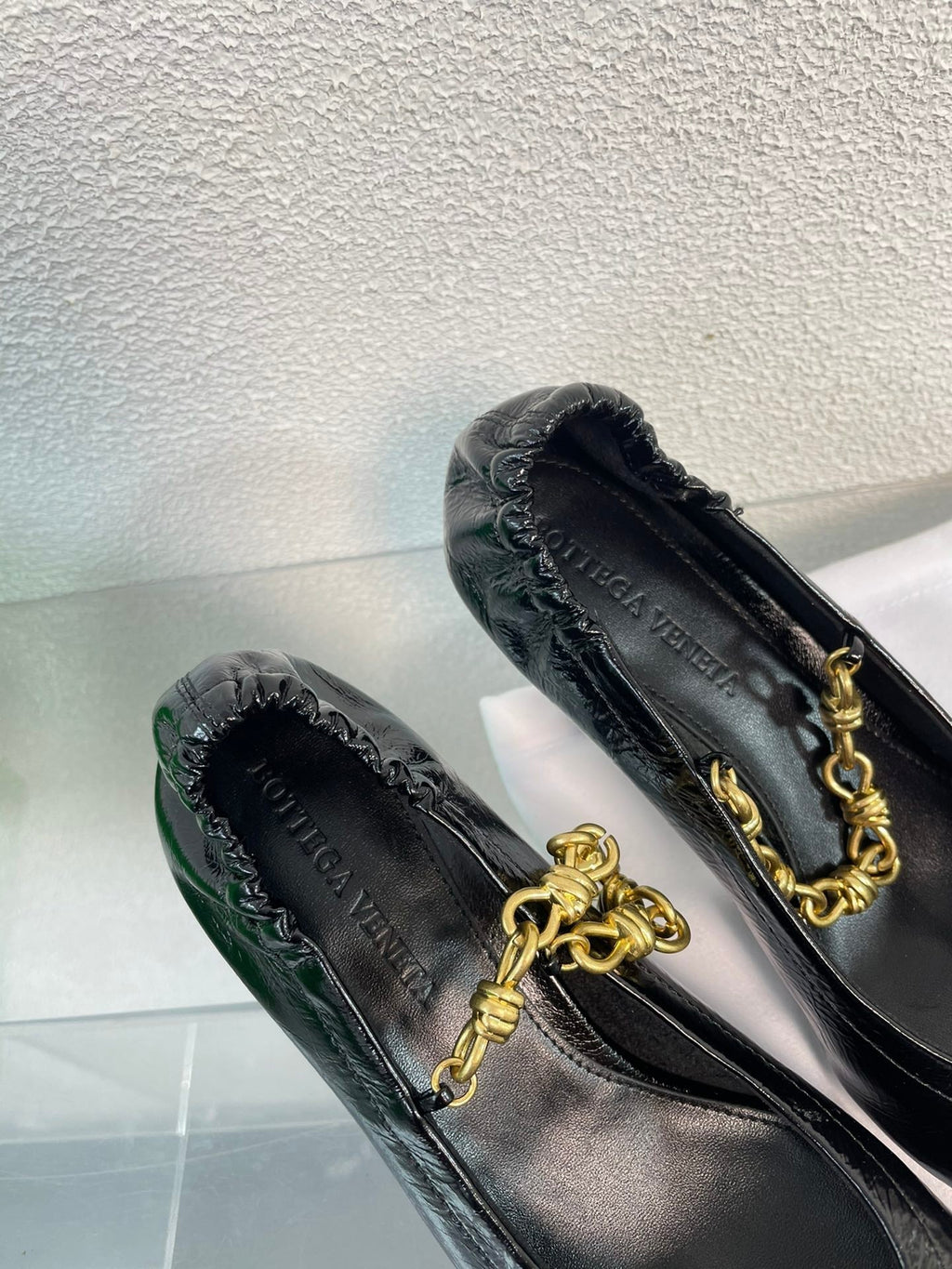 BOTTEGA VENETA SHARP CHAIN PUMP 6 CM IN BLACK CALFSKIN