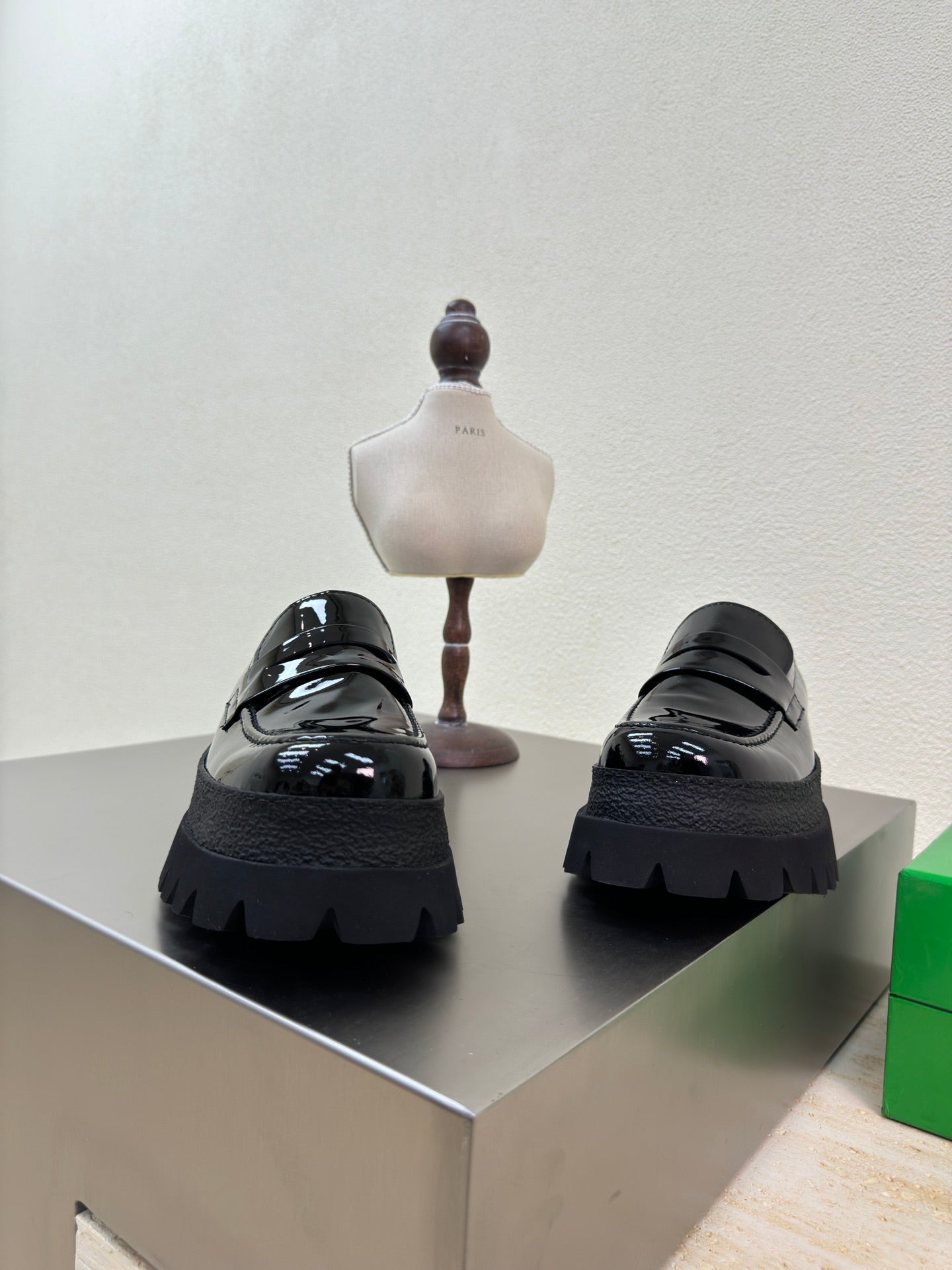 BOTTEGA VENETA HADDOCK MOCCASIN IN BLACK PATENT CALFSKIN