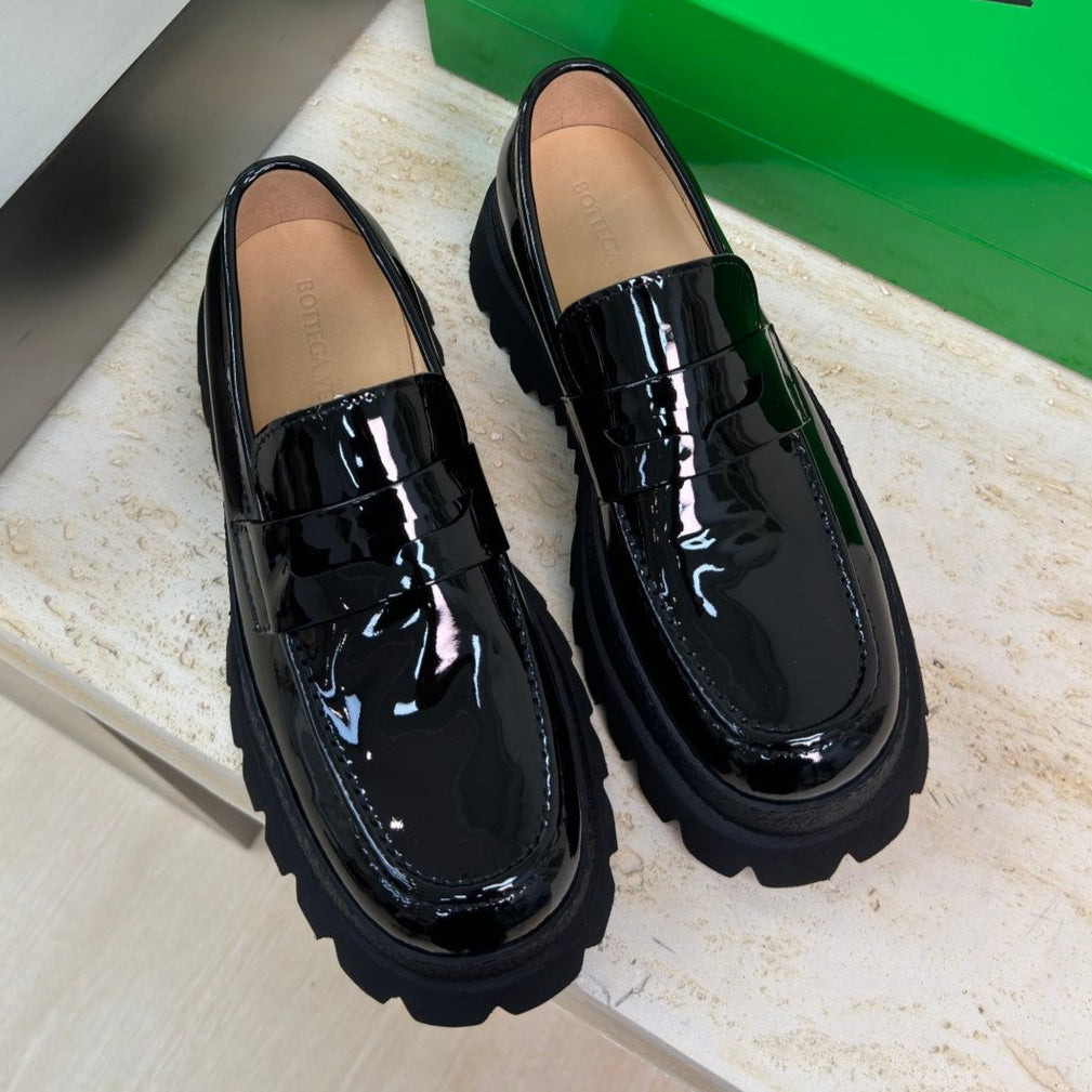 BOTTEGA VENETA HADDOCK MOCCASIN IN BLACK PATENT CALFSKIN
