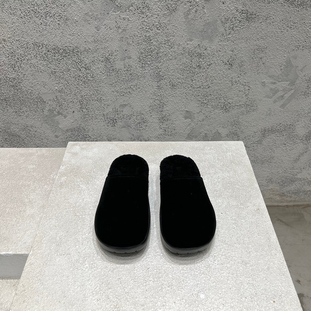 BOTTEGA VENETA SNAP SLIPPER IN BLACK SUEDE AND SHEARLING LINING