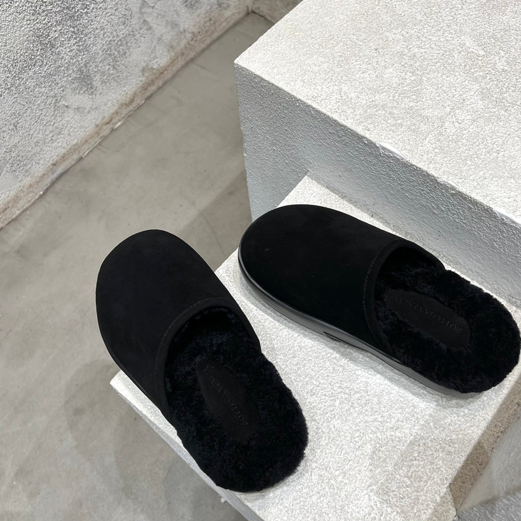 BOTTEGA VENETA SNAP SLIPPER IN BLACK SUEDE AND SHEARLING LINING