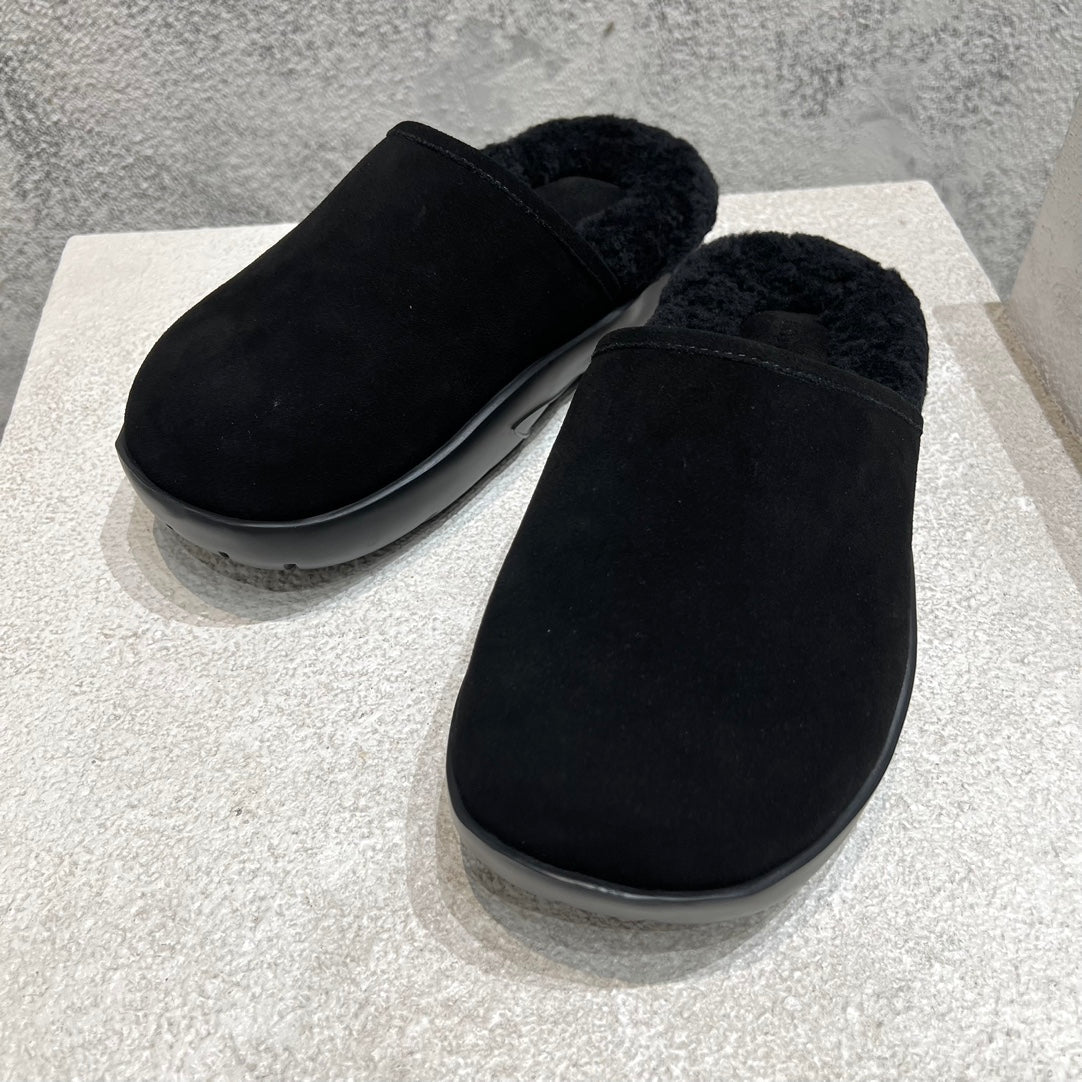 BOTTEGA VENETA SNAP SLIPPER IN BLACK SUEDE AND SHEARLING LINING