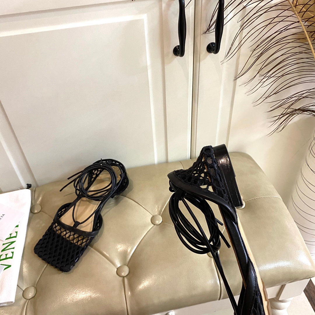 BOTTEGA VENETA STRETCH LACE-UP FLAT SANDAL IN BLACK METALLIZED MESH AND LEATHER