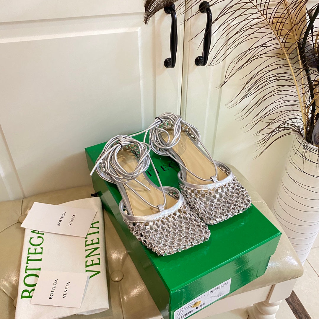 BOTTEGA VENETA LACE-UP FLAT SANDAL IN SILVER METALLIZED MESH AND LEATHER WITH RHINSTONES